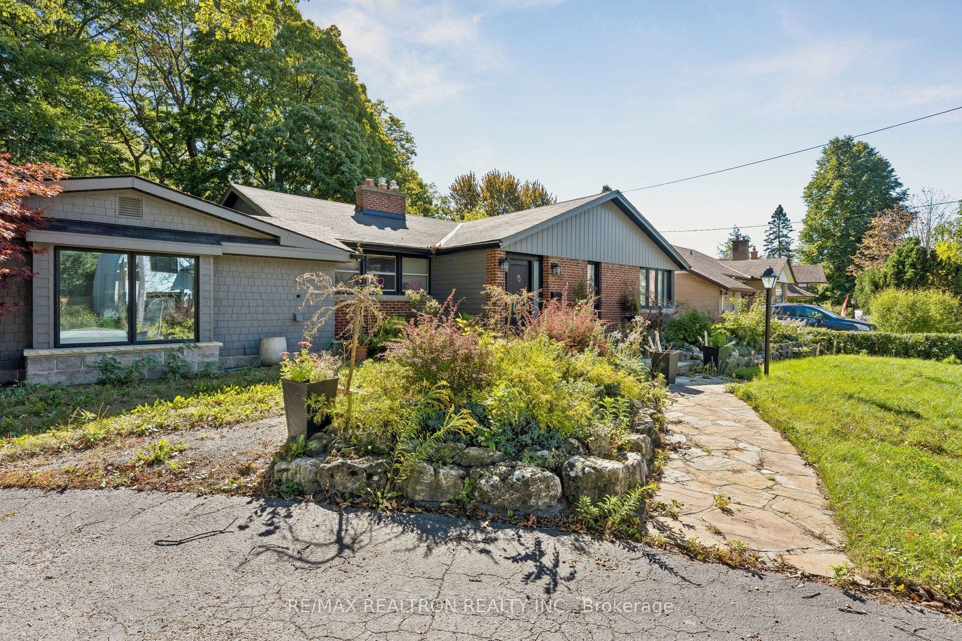 99 Midland Avenue, Toronto E, Toronto ON M1N 3Z8 99 Midland Avenue, Toronto E, Toronto ON M1N 3Z8