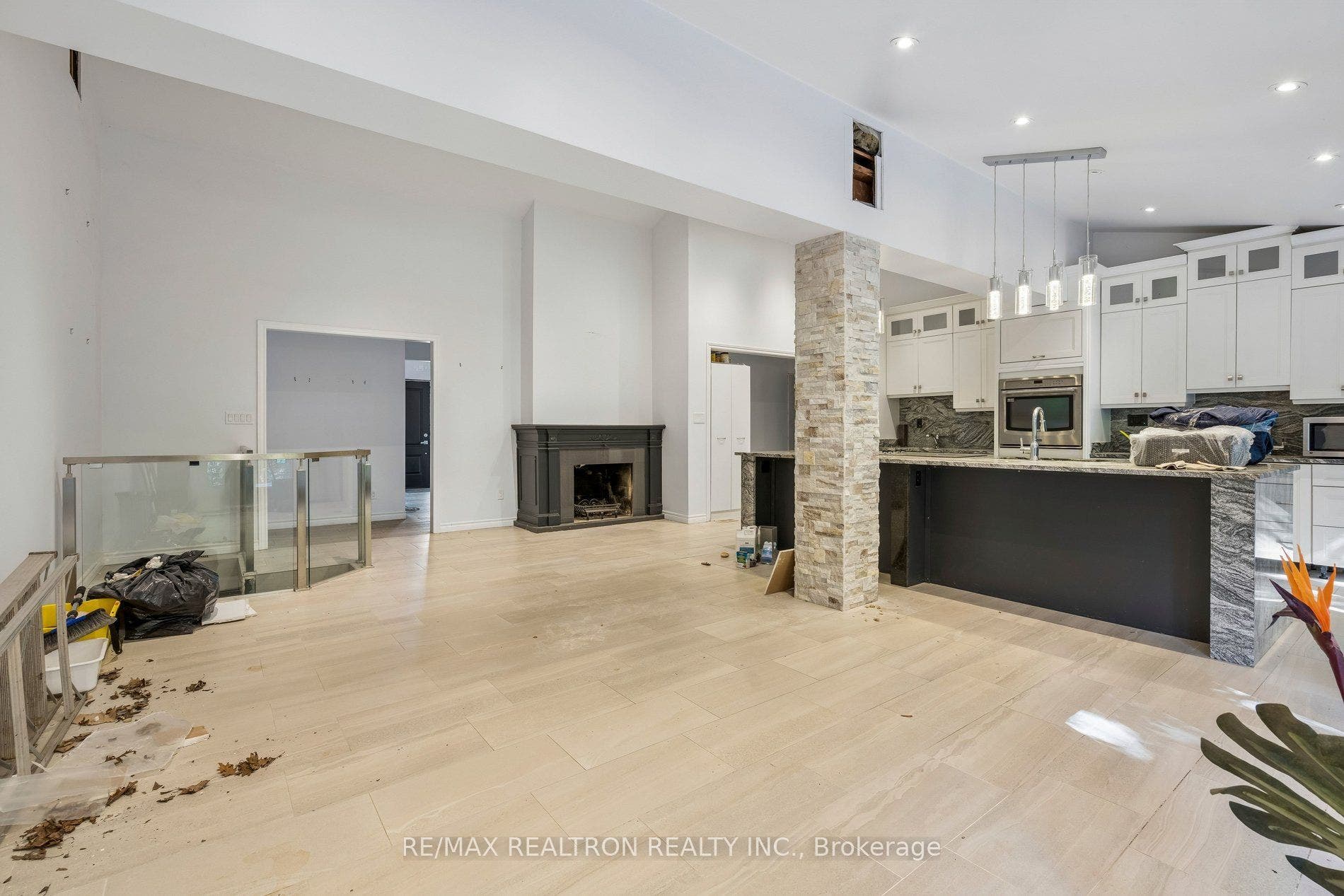 99 Midland Avenue, Toronto E, Toronto ON M1N 3Z8 99 Midland Avenue, Toronto E, Toronto ON M1N 3Z8