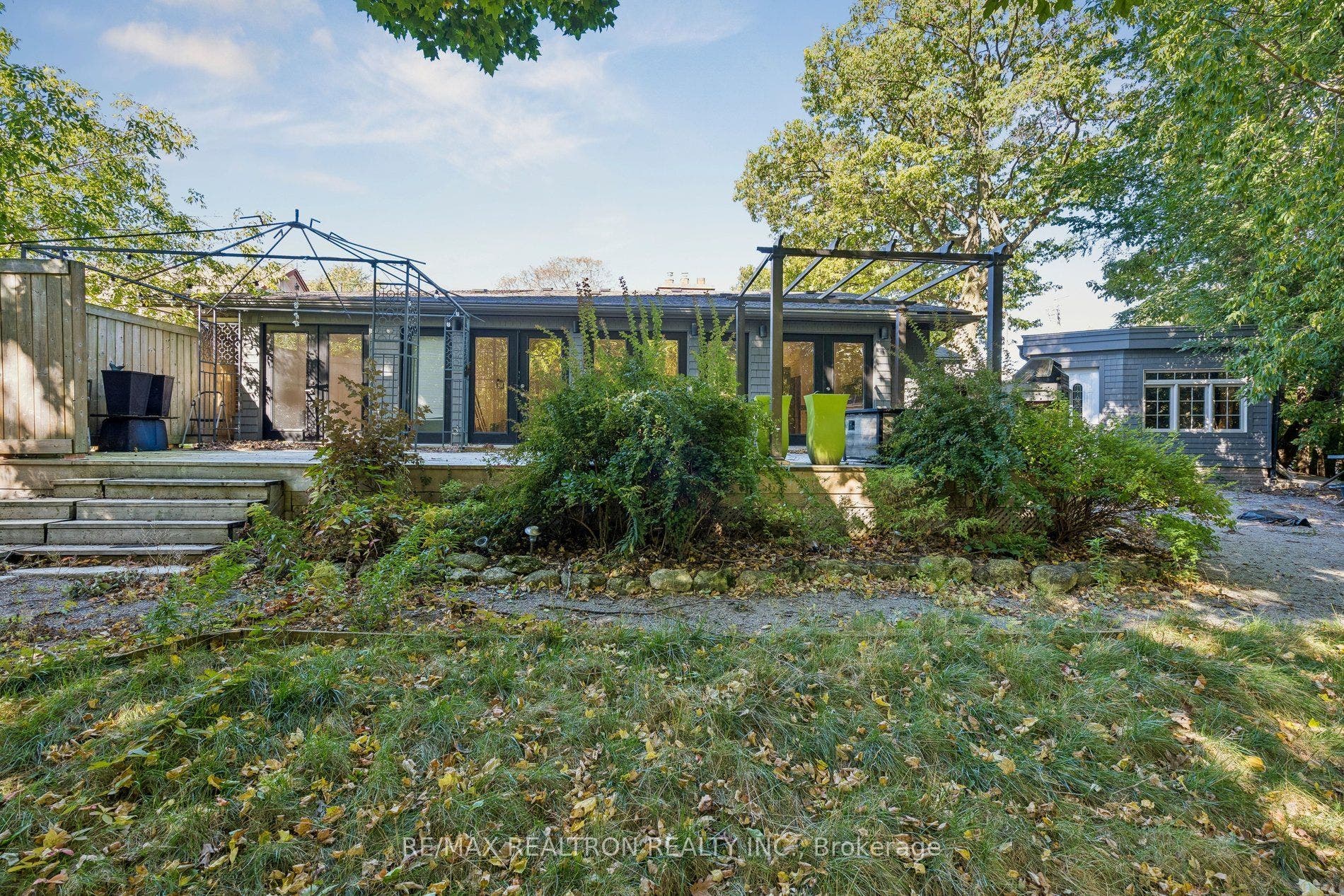 99 Midland Avenue, Toronto E, Toronto ON M1N 3Z8 99 Midland Avenue, Toronto E, Toronto ON M1N 3Z8