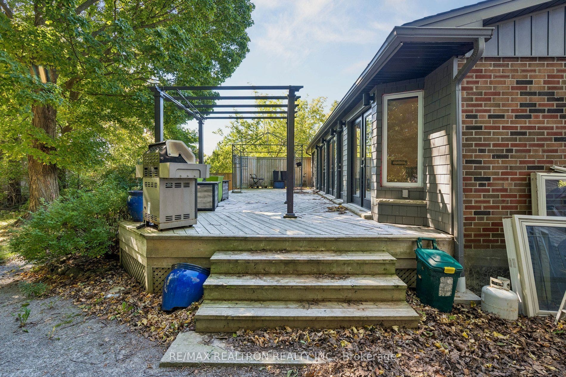 99 Midland Avenue, Toronto E, Toronto ON M1N 3Z8 99 Midland Avenue, Toronto E, Toronto ON M1N 3Z8