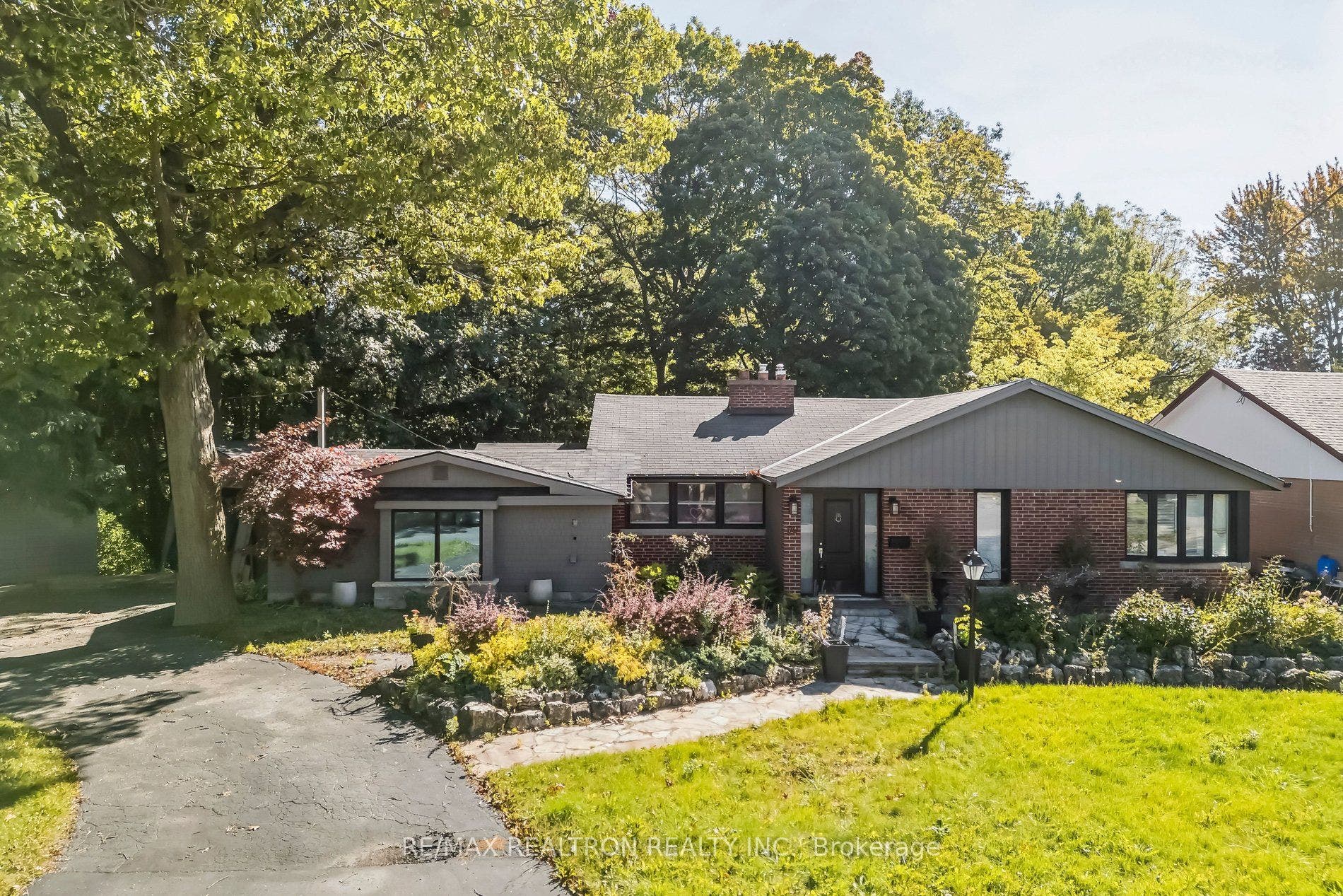 99 Midland Avenue, Toronto E, Toronto ON M1N 3Z8 99 Midland Avenue, Toronto E, Toronto ON M1N 3Z8