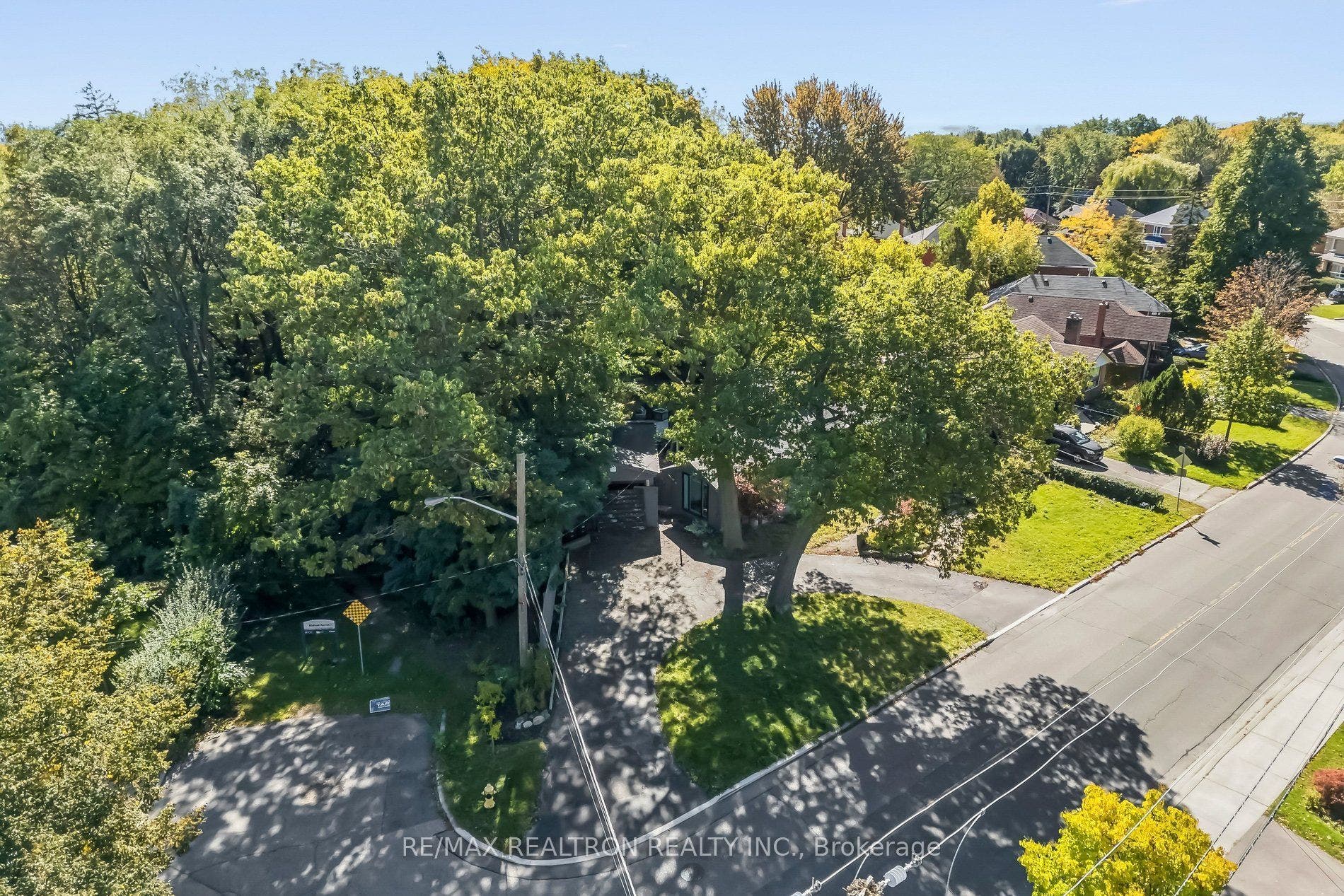 99 Midland Avenue, Toronto E, Toronto ON M1N 3Z8 99 Midland Avenue, Toronto E, Toronto ON M1N 3Z8