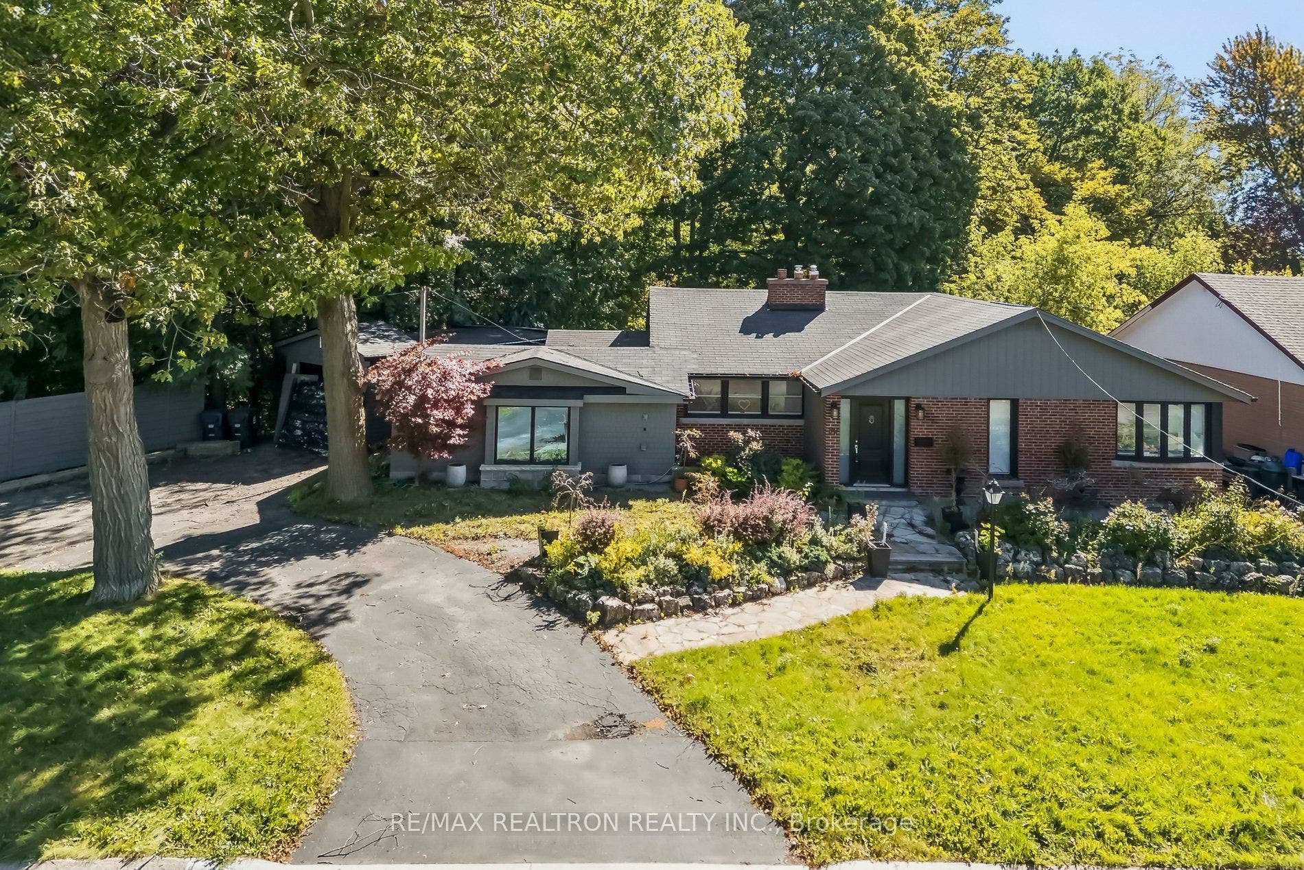 99 Midland Avenue, Toronto E, Toronto ON M1N 3Z8 99 Midland Avenue, Toronto E, Toronto ON M1N 3Z8