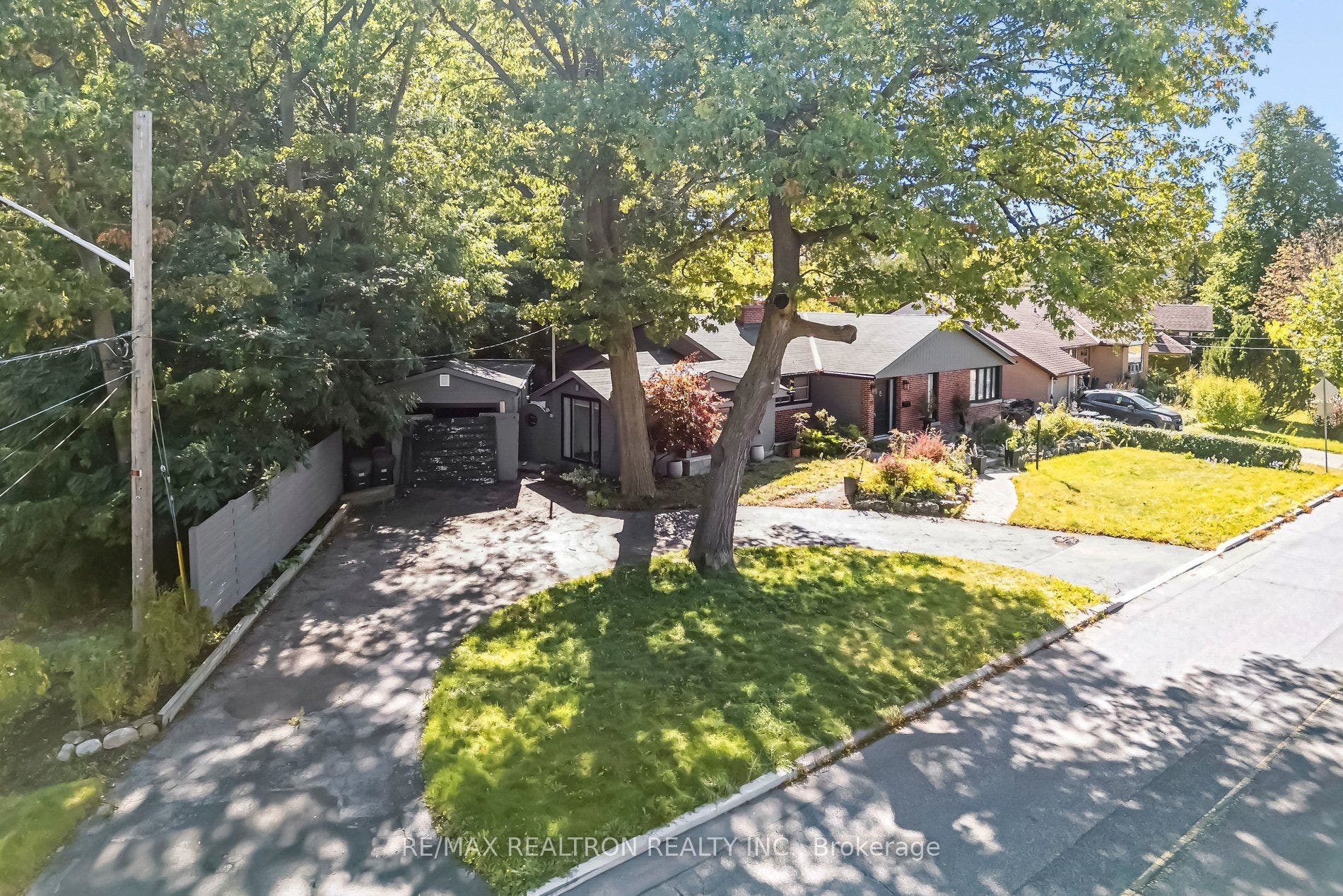 99 Midland Avenue, Toronto E, Toronto ON M1N 3Z8 99 Midland Avenue, Toronto E, Toronto ON M1N 3Z8