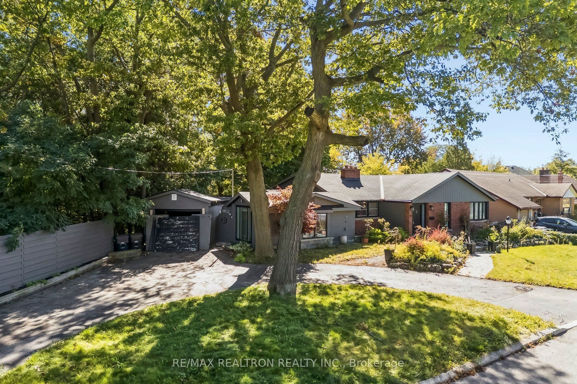 99 Midland Avenue, Toronto E, Toronto ON M1N 3Z8 99 Midland Avenue, Toronto E, Toronto ON M1N 3Z8