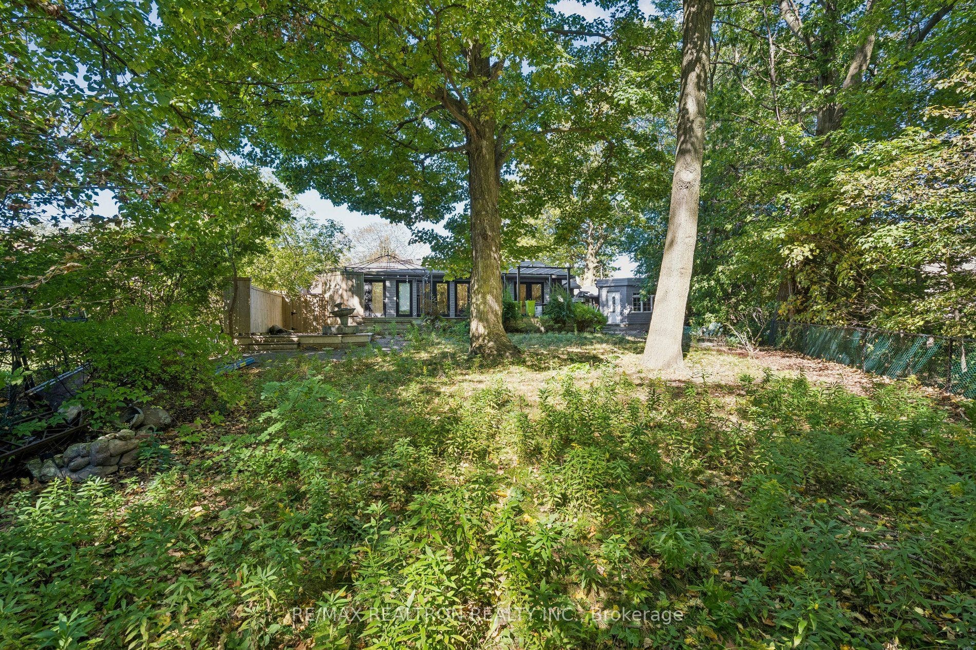 99 Midland Avenue, Toronto E, Toronto ON M1N 3Z8 99 Midland Avenue, Toronto E, Toronto ON M1N 3Z8