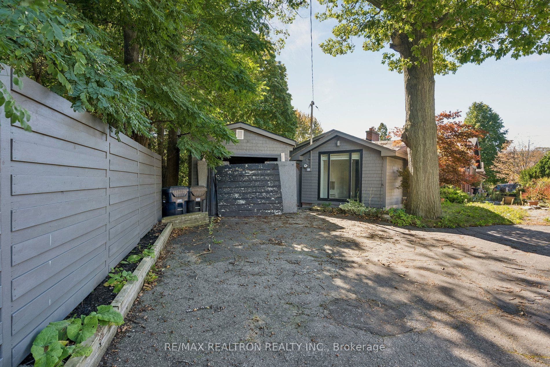 99 Midland Avenue, Toronto E, Toronto ON M1N 3Z8 99 Midland Avenue, Toronto E, Toronto ON M1N 3Z8