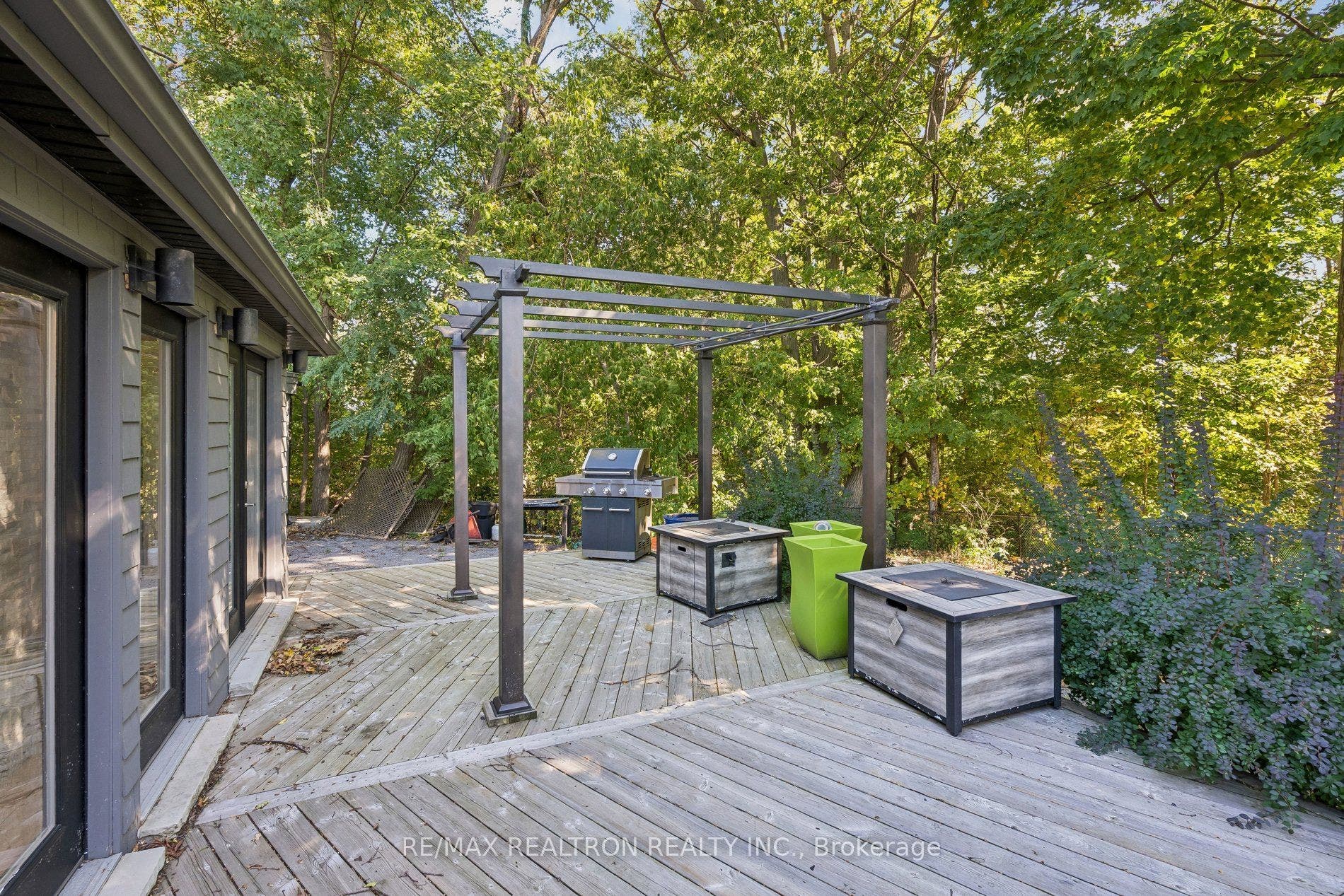 99 Midland Avenue, Toronto E, Toronto ON M1N 3Z8 99 Midland Avenue, Toronto E, Toronto ON M1N 3Z8