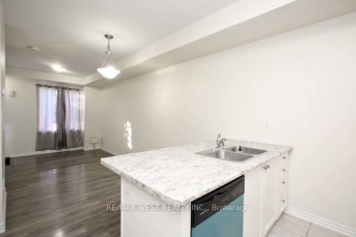 15 Heron Park Place, #12, Toronto E, Toronto ON M1E 0B8 15 Heron Park Place, #12, Toronto E, Toronto ON M1E 0B8
