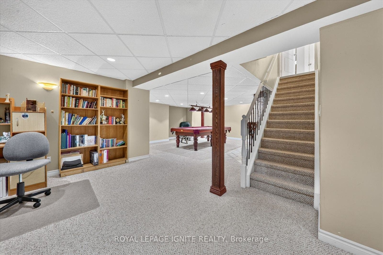 2015 Valewood Court, Oshawa, Durham ON L1G 7X9