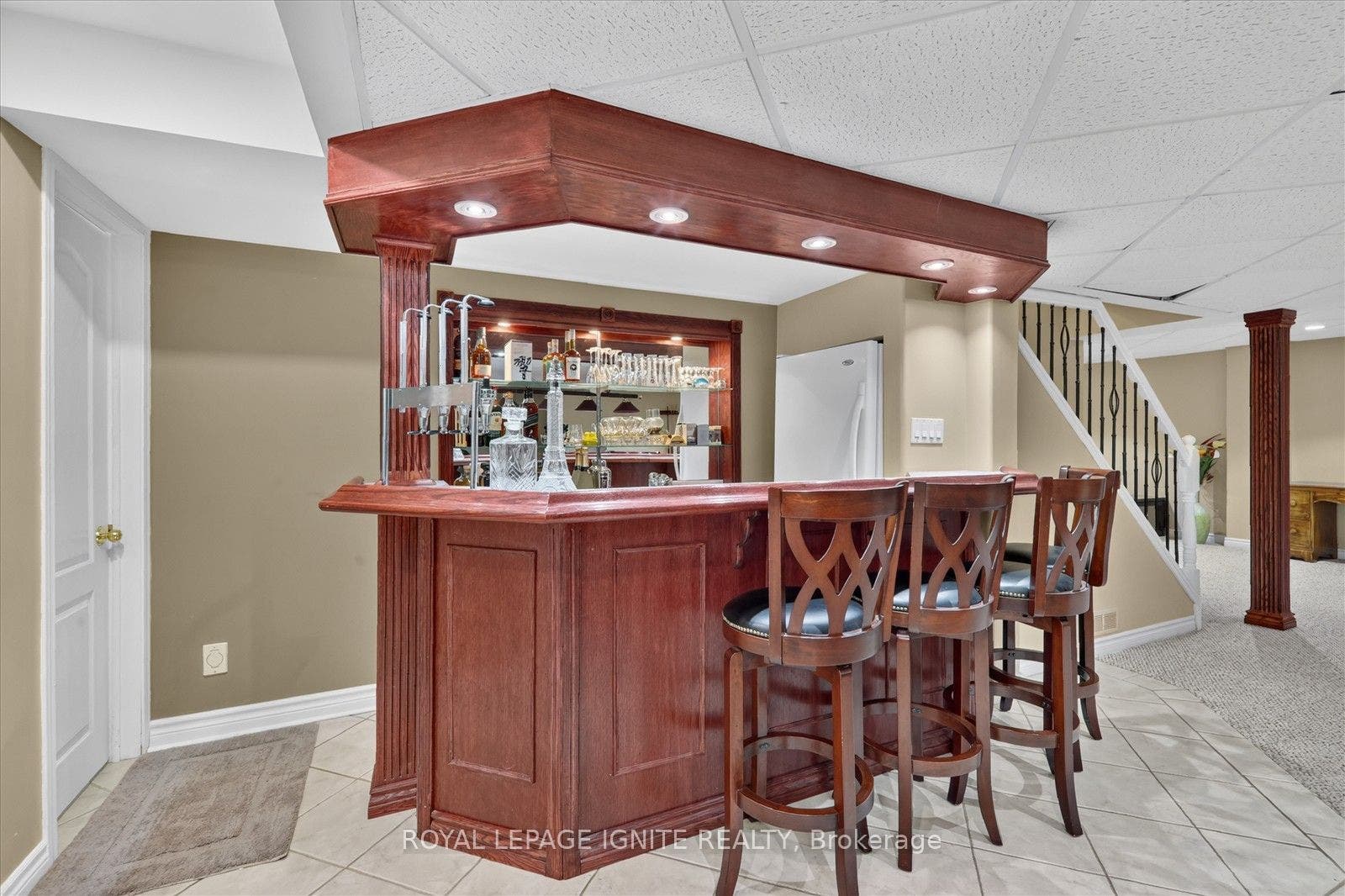 2015 Valewood Court, Oshawa, Durham ON L1G 7X9