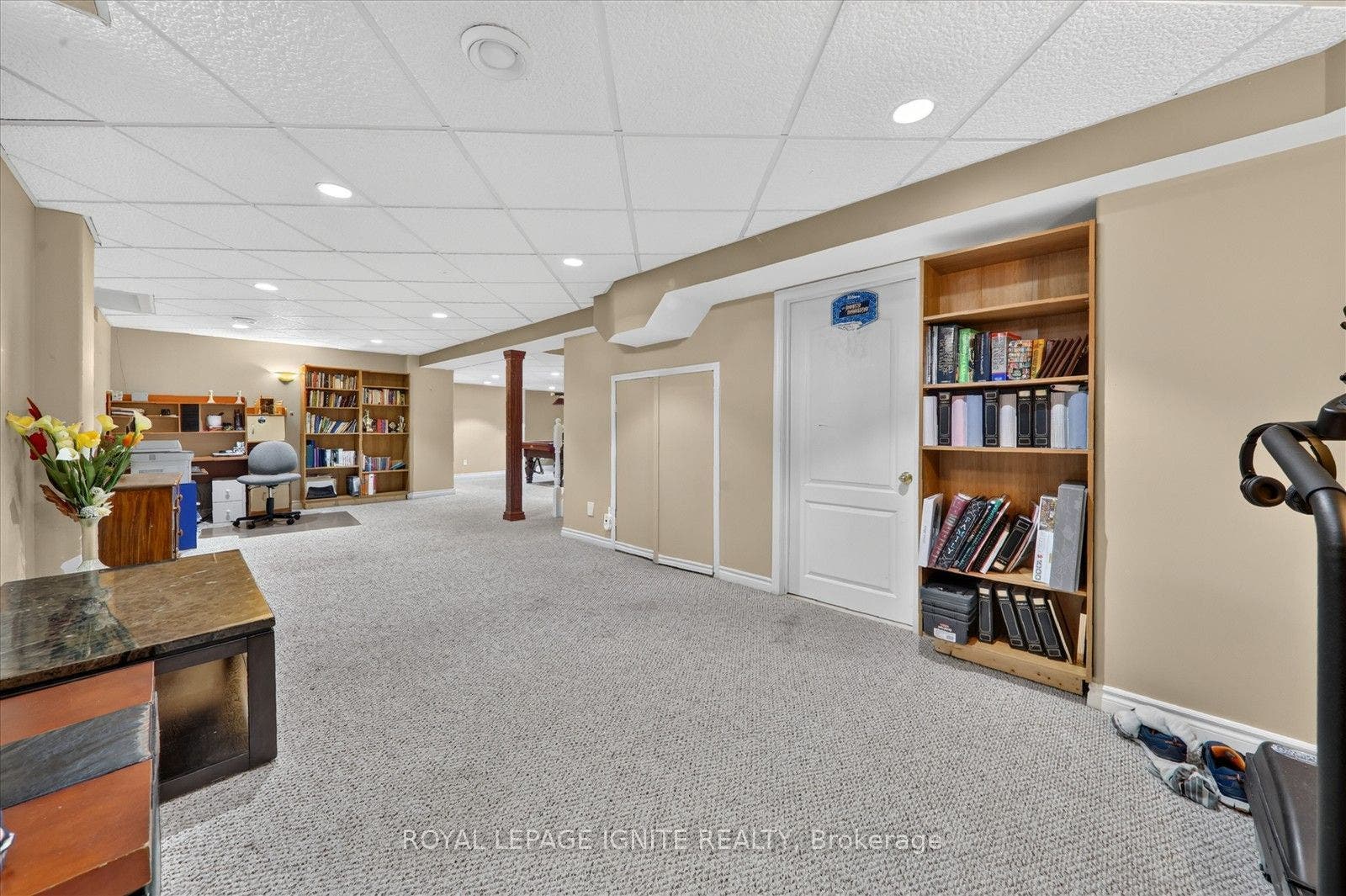 2015 Valewood Court, Oshawa, Durham ON L1G 7X9