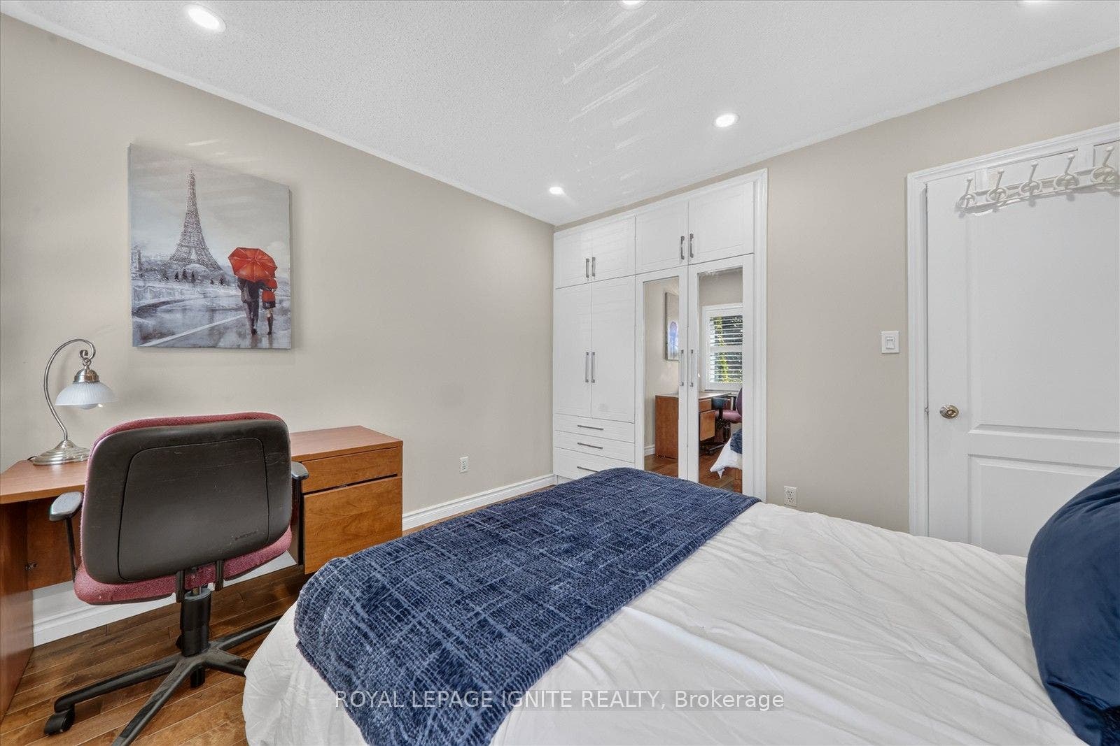 2015 Valewood Court, Oshawa, Durham ON L1G 7X9
