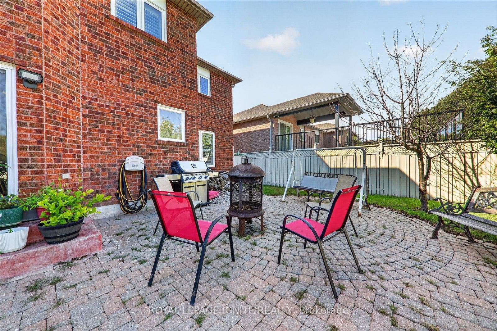 2015 Valewood Court, Oshawa, Durham ON L1G 7X9
