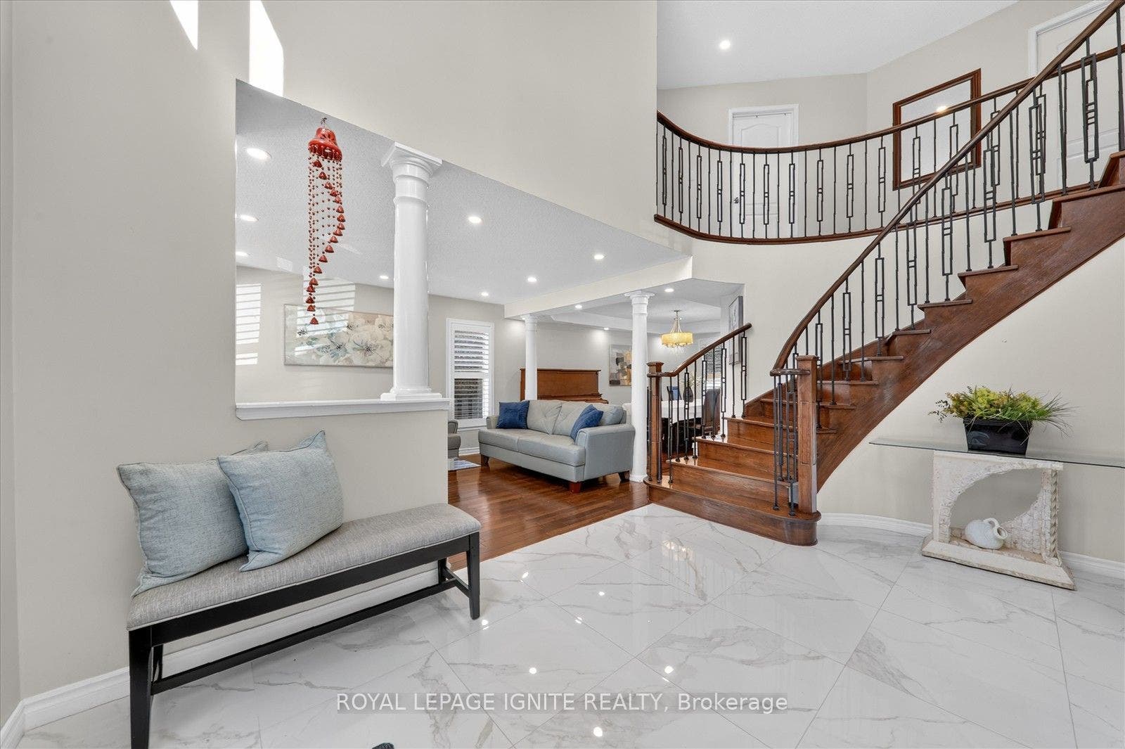 2015 Valewood Court, Oshawa, Durham ON L1G 7X9