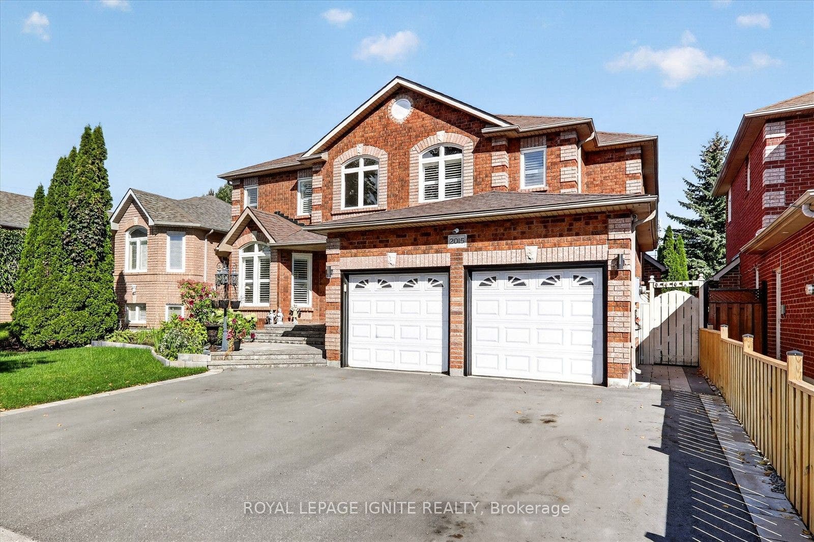 2015 Valewood Court, Oshawa, Durham ON L1G 7X9