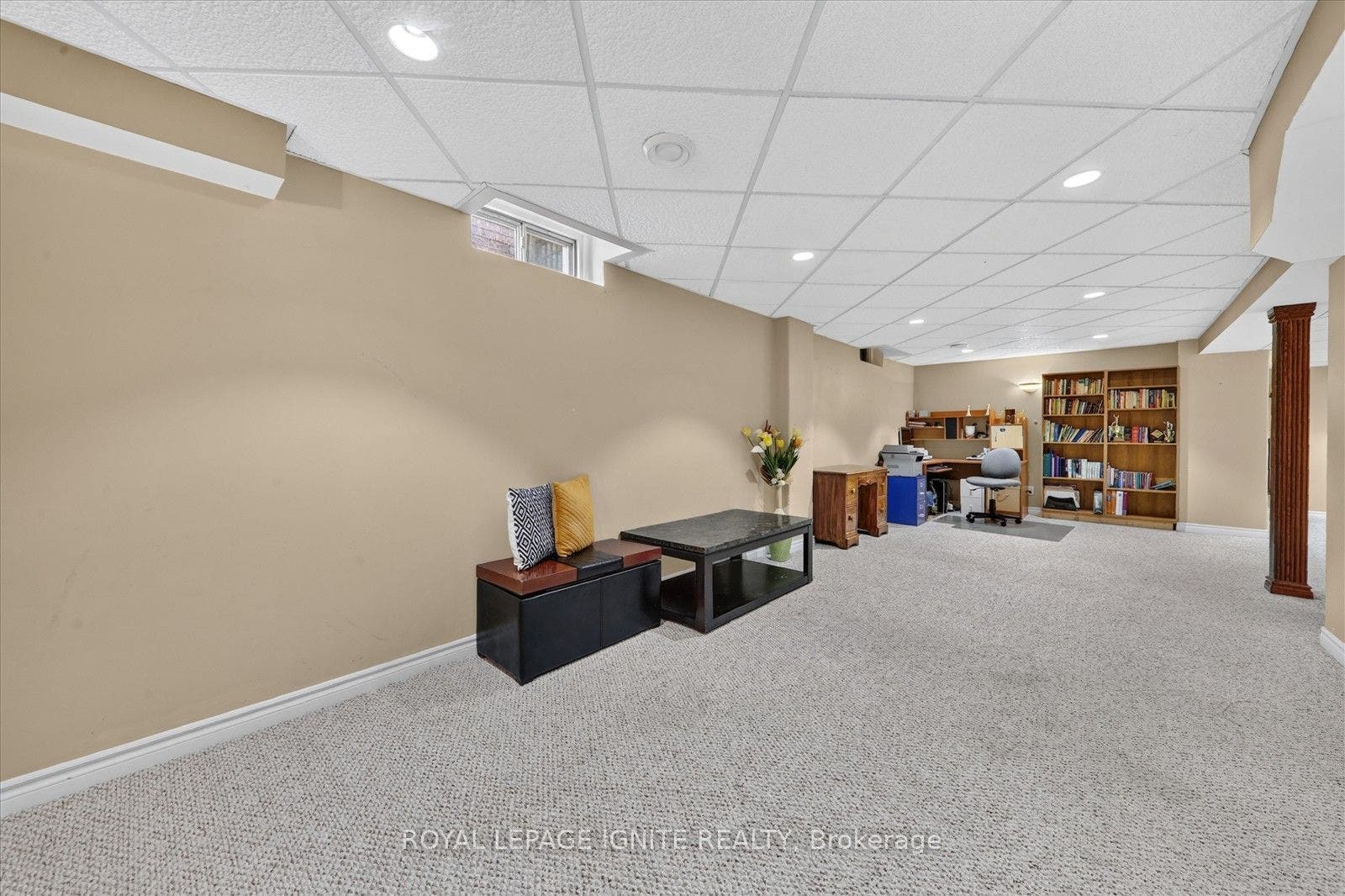 2015 Valewood Court, Oshawa, Durham ON L1G 7X9