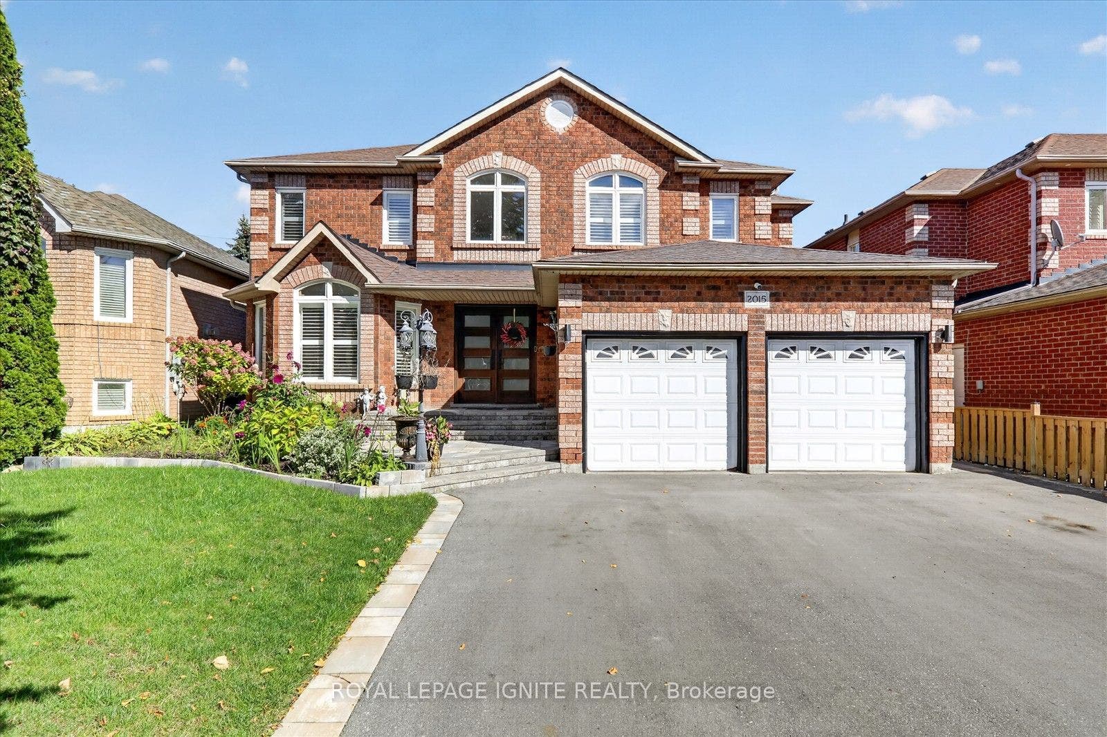 2015 Valewood Court, Oshawa, Durham ON L1G 7X9