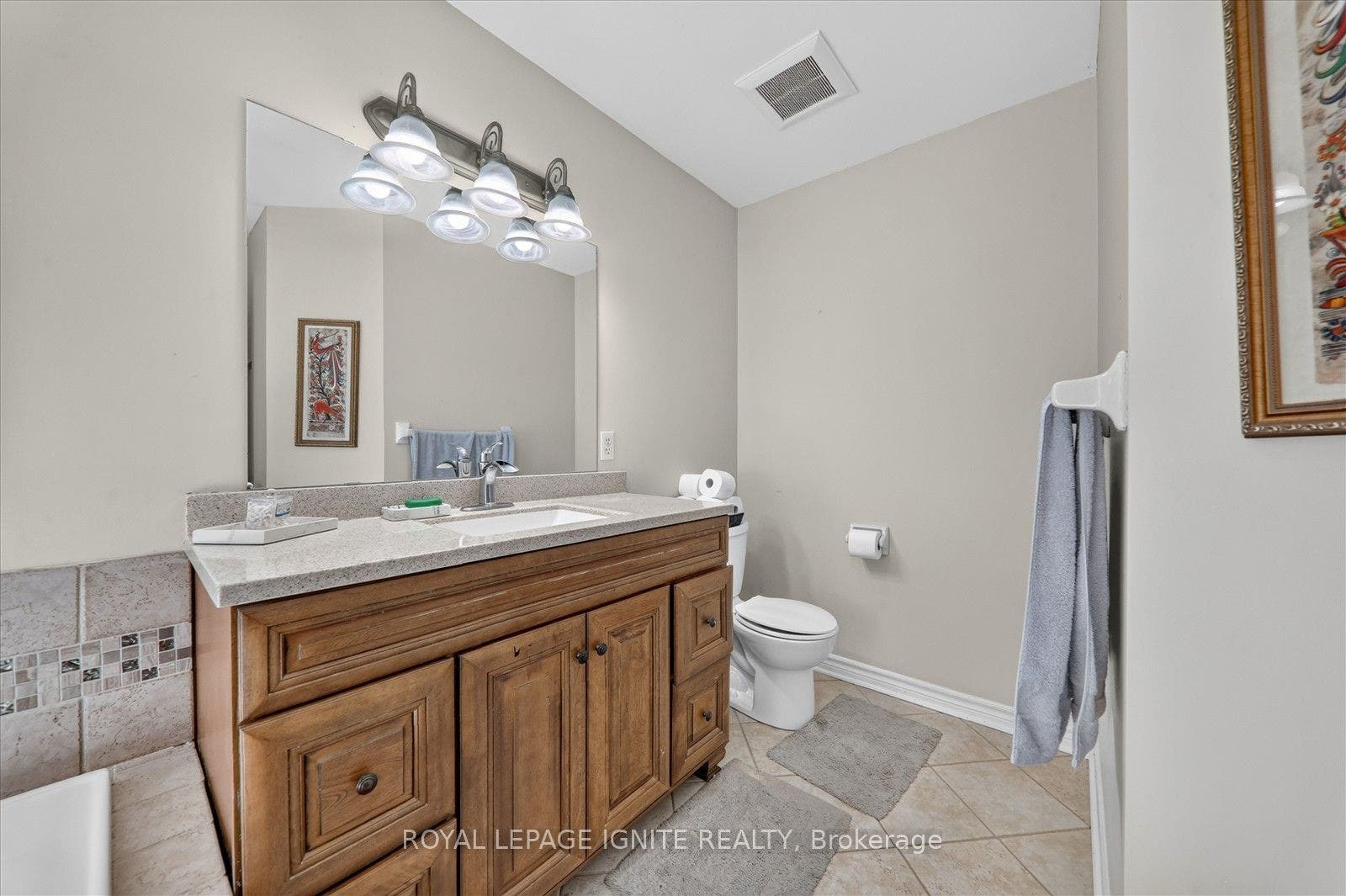 2015 Valewood Court, Oshawa, Durham ON L1G 7X9