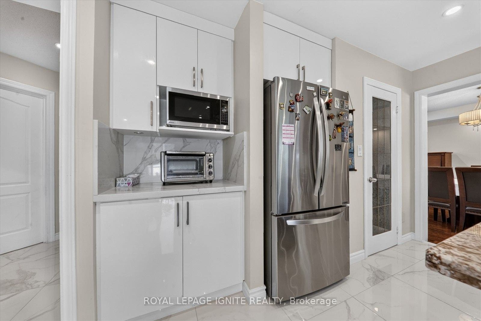 2015 Valewood Court, Oshawa, Durham ON L1G 7X9