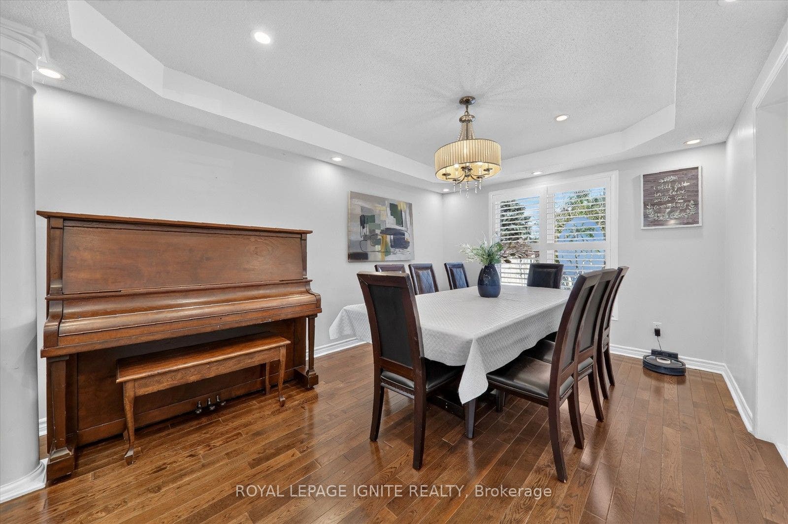 2015 Valewood Court, Oshawa, Durham ON L1G 7X9
