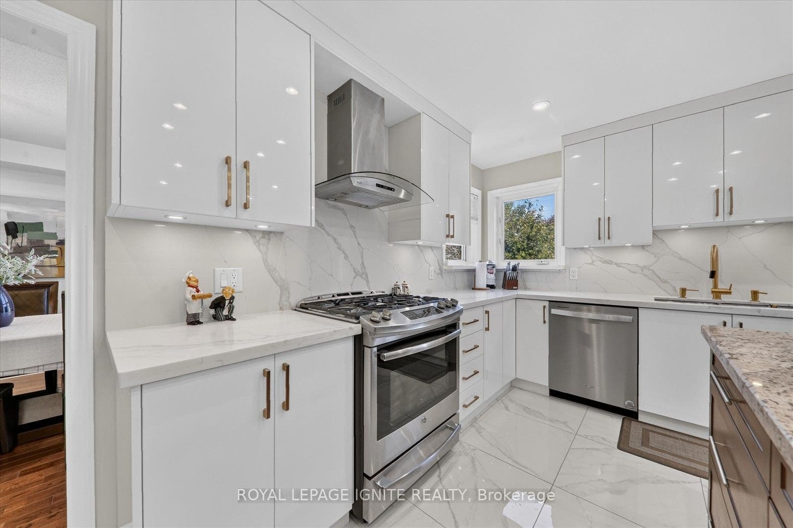 2015 Valewood Court, Oshawa, Durham ON L1G 7X9