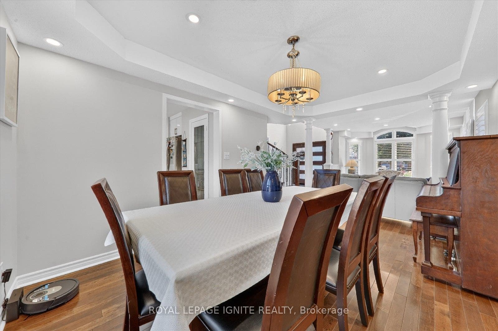 2015 Valewood Court, Oshawa, Durham ON L1G 7X9