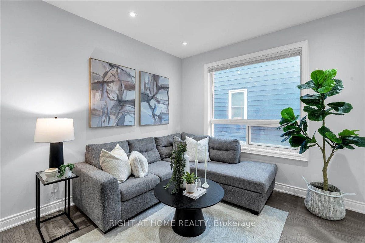 176 Burk Street, Oshawa, Oshawa, Durham ON L1J 4C3