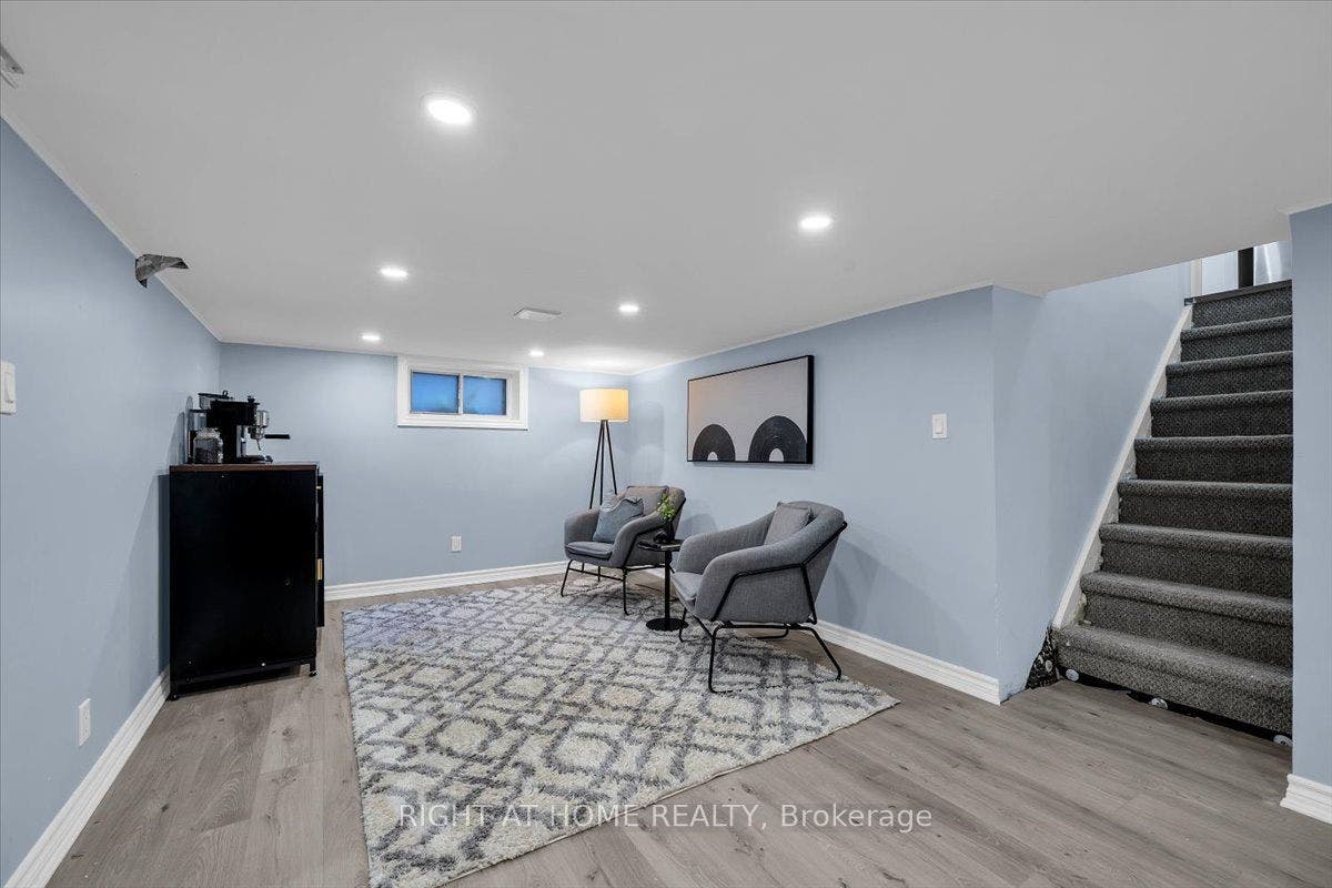 176 Burk Street, Oshawa, Oshawa, Durham ON L1J 4C3