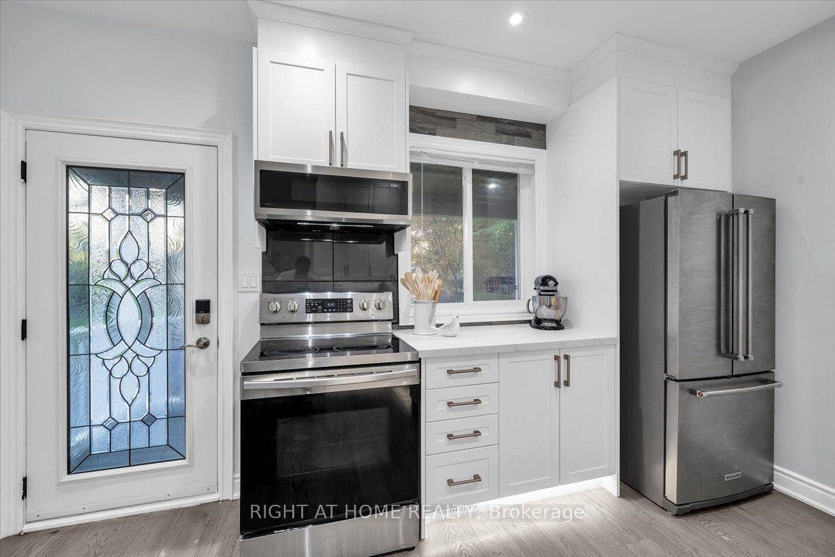 176 Burk Street, Oshawa, Oshawa, Durham ON L1J 4C3