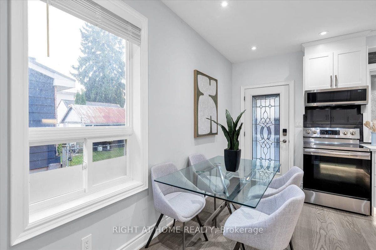 176 Burk Street, Oshawa, Oshawa, Durham ON L1J 4C3