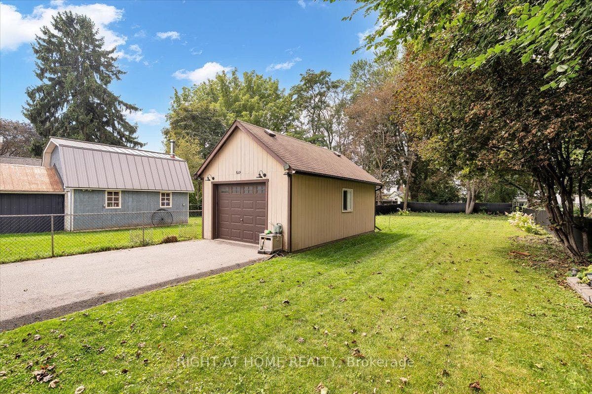 176 Burk Street, Oshawa, Oshawa, Durham ON L1J 4C3