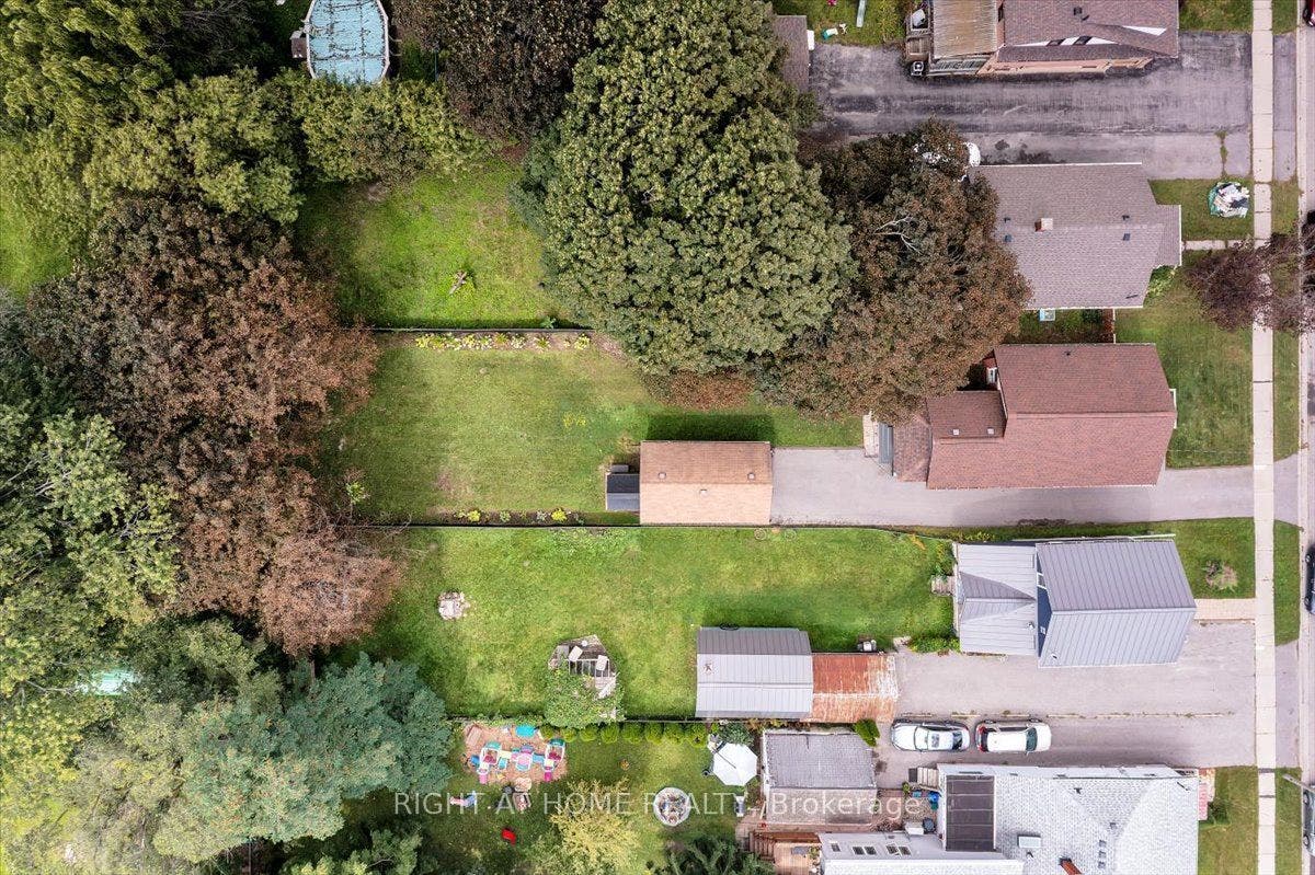 176 Burk Street, Oshawa, Oshawa, Durham ON L1J 4C3