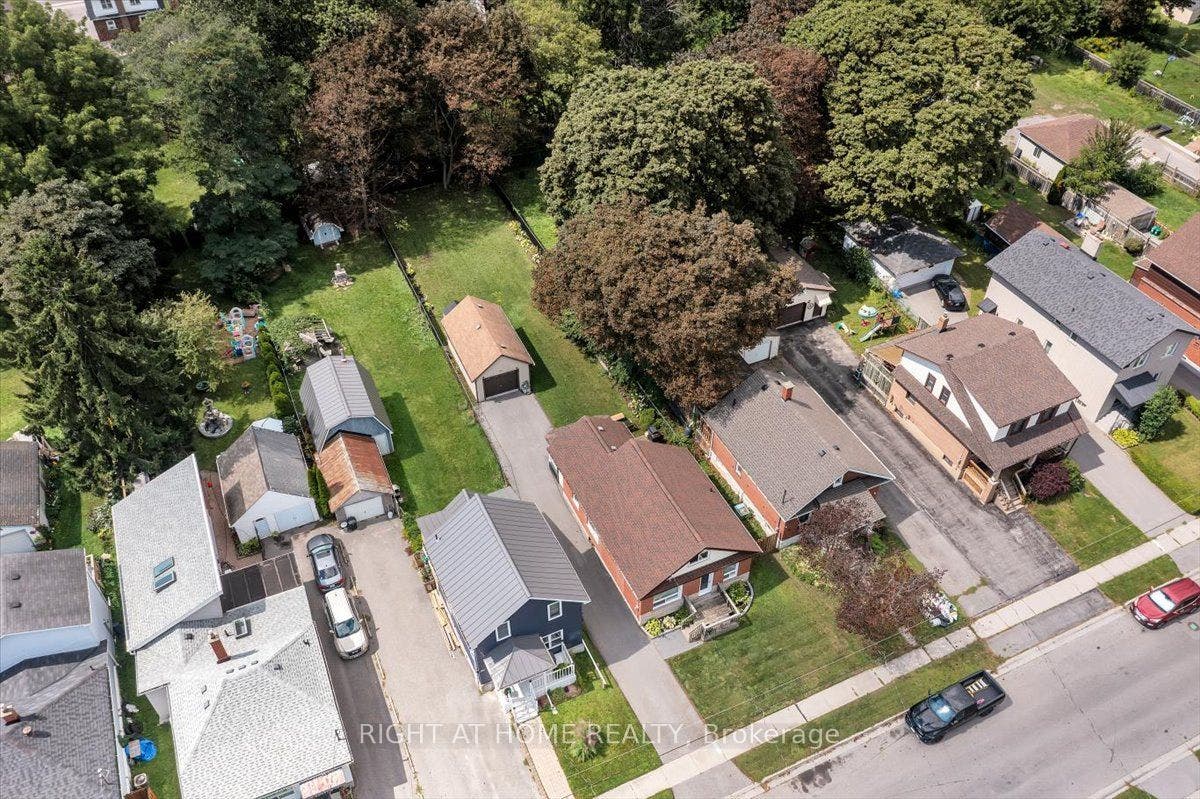176 Burk Street, Oshawa, Oshawa, Durham ON L1J 4C3