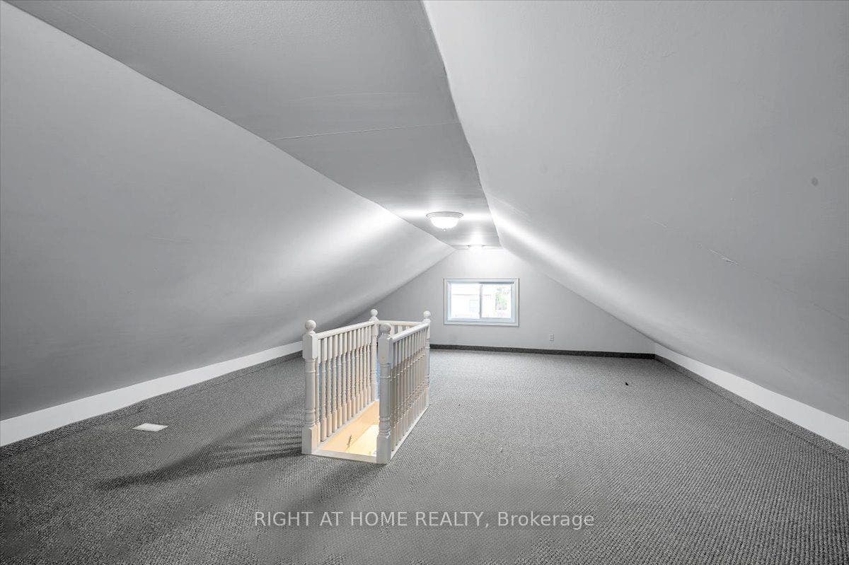 176 Burk Street, Oshawa, Oshawa, Durham ON L1J 4C3