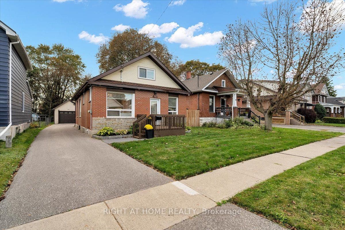 176 Burk Street, Oshawa, Oshawa, Durham ON L1J 4C3