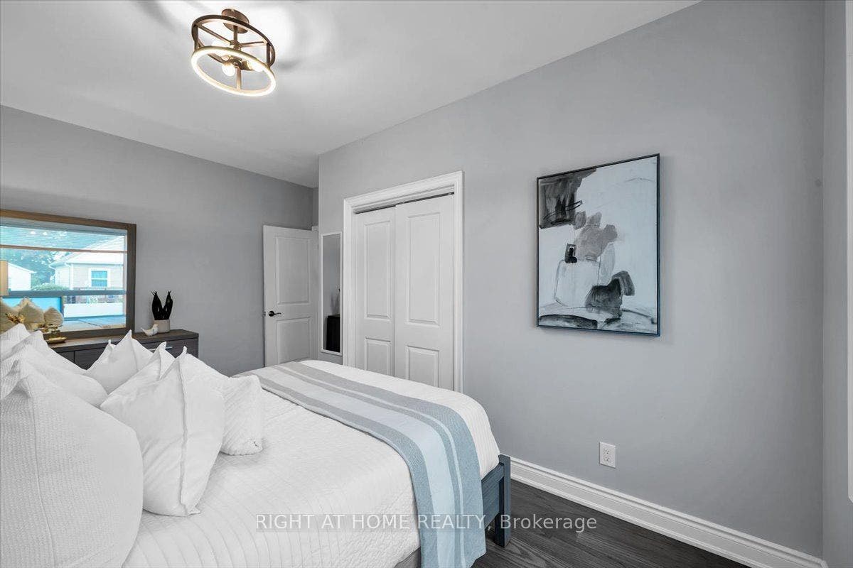 176 Burk Street, Oshawa, Oshawa, Durham ON L1J 4C3