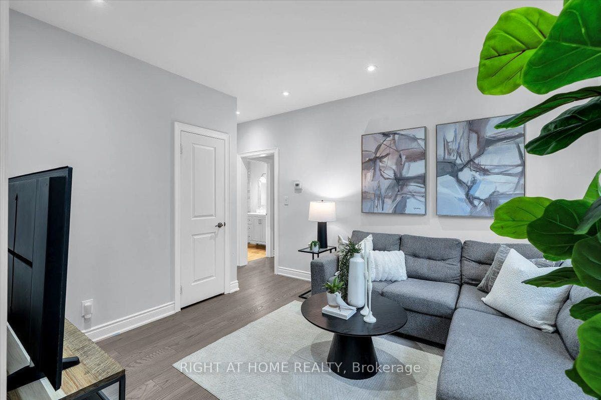 176 Burk Street, Oshawa, Oshawa, Durham ON L1J 4C3