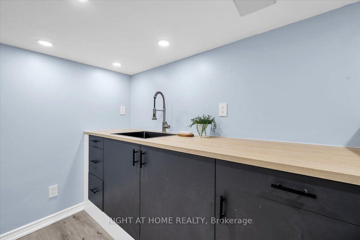 176 Burk Street, Oshawa, Oshawa, Durham ON L1J 4C3