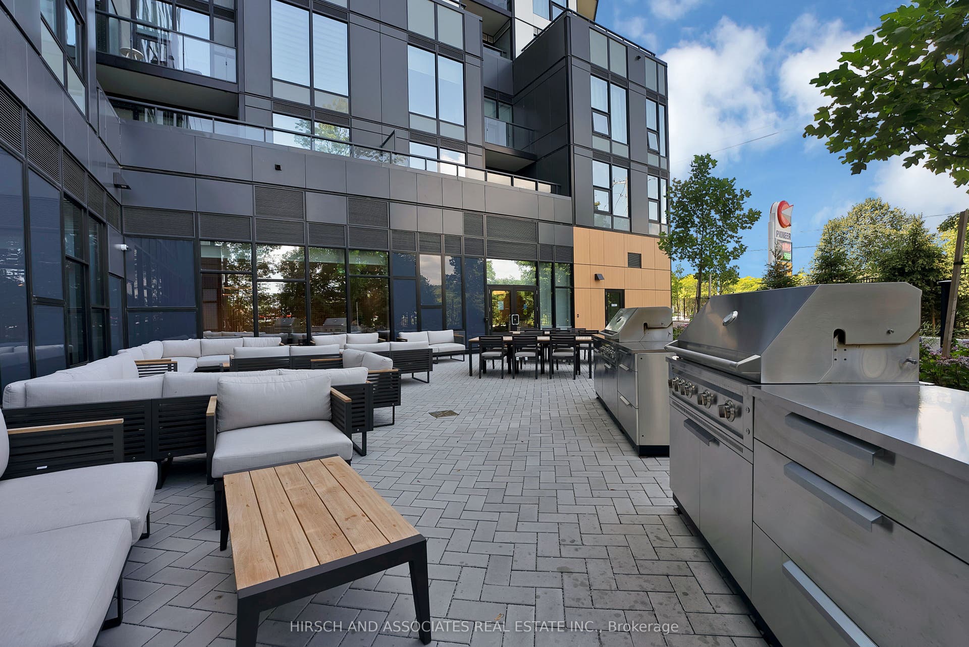 7437 Kingston Road, #1104, Toronto E, Toronto ON M1B 0E9 BBQ Amenity