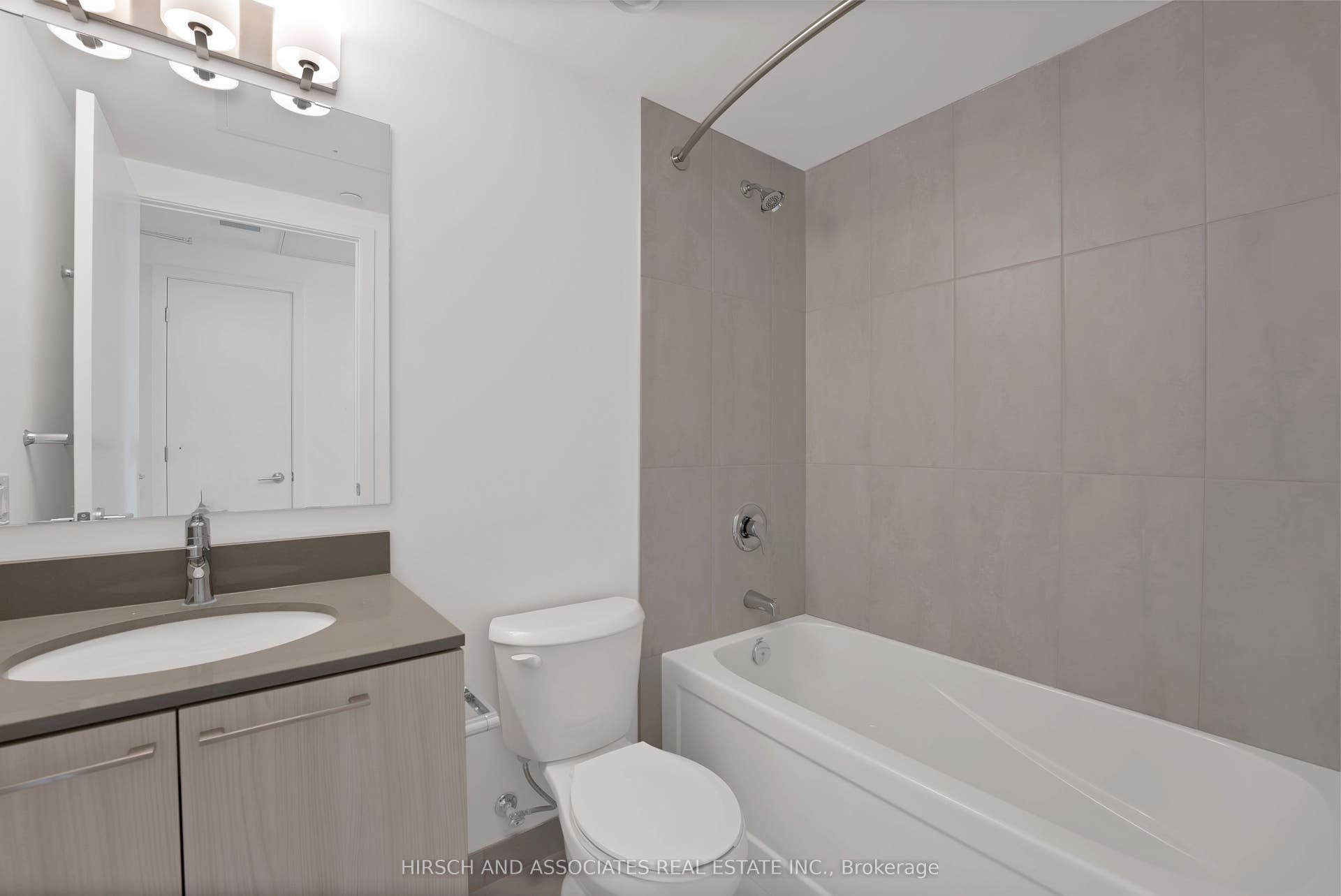7439 Kingston Road, #409, Toronto E, Toronto ON M1B 0G1 Second Bathroom