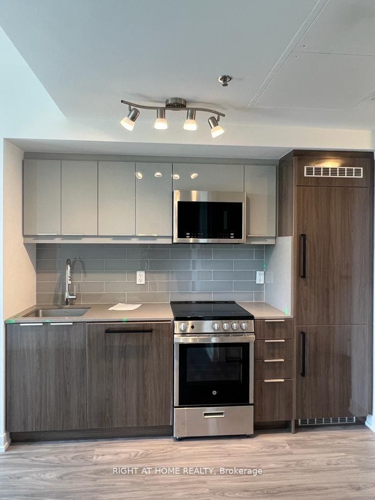 90 GLEN EVEREST Road, #1010, Toronto E, Toronto ON M1N 0C3 90 GLEN EVEREST Road, #1010, Toronto E, Toronto ON M1N 0C3