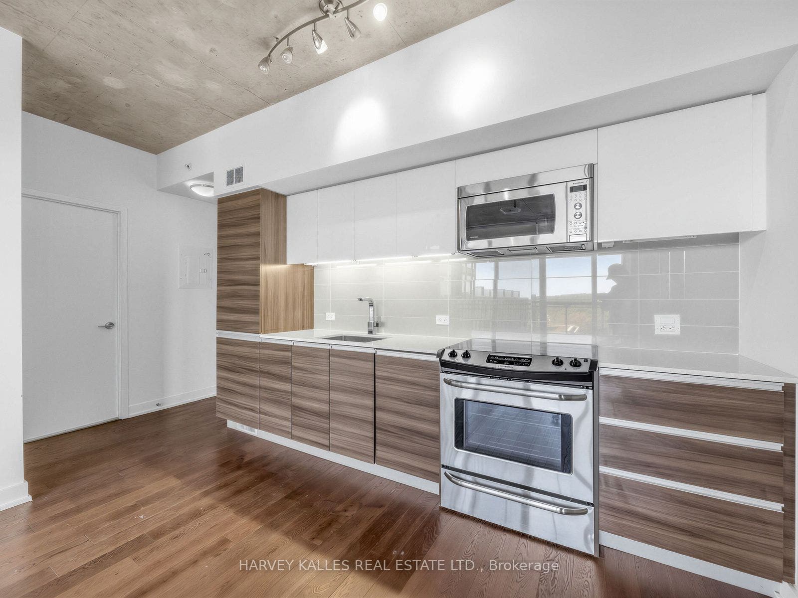 1190 Dundas Street E, #1114, Toronto E01, Toronto E, Toronto ON M4M 1S3 1190 Dundas Street E, #1114, Toronto E01, Toronto E, Toronto ON M4M 1S3