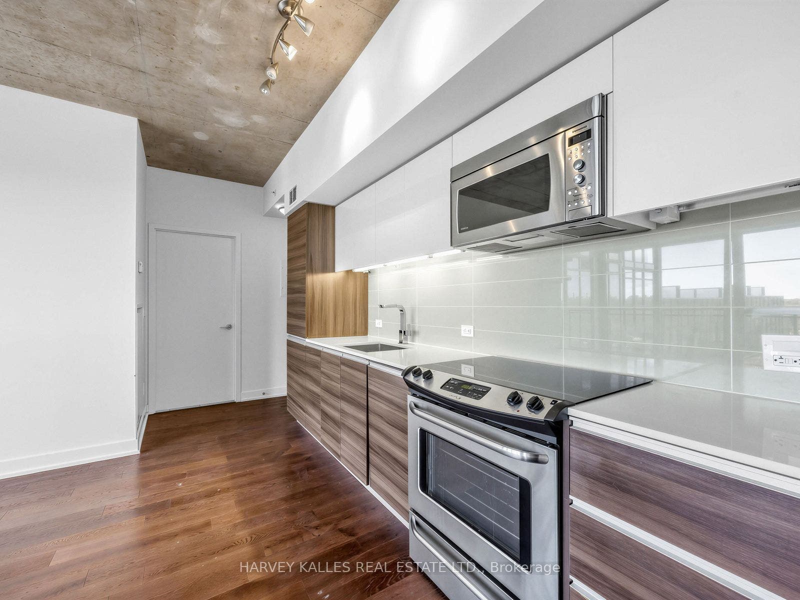 1190 Dundas Street E, #1114, Toronto E01, Toronto E, Toronto ON M4M 1S3 1190 Dundas Street E, #1114, Toronto E01, Toronto E, Toronto ON M4M 1S3