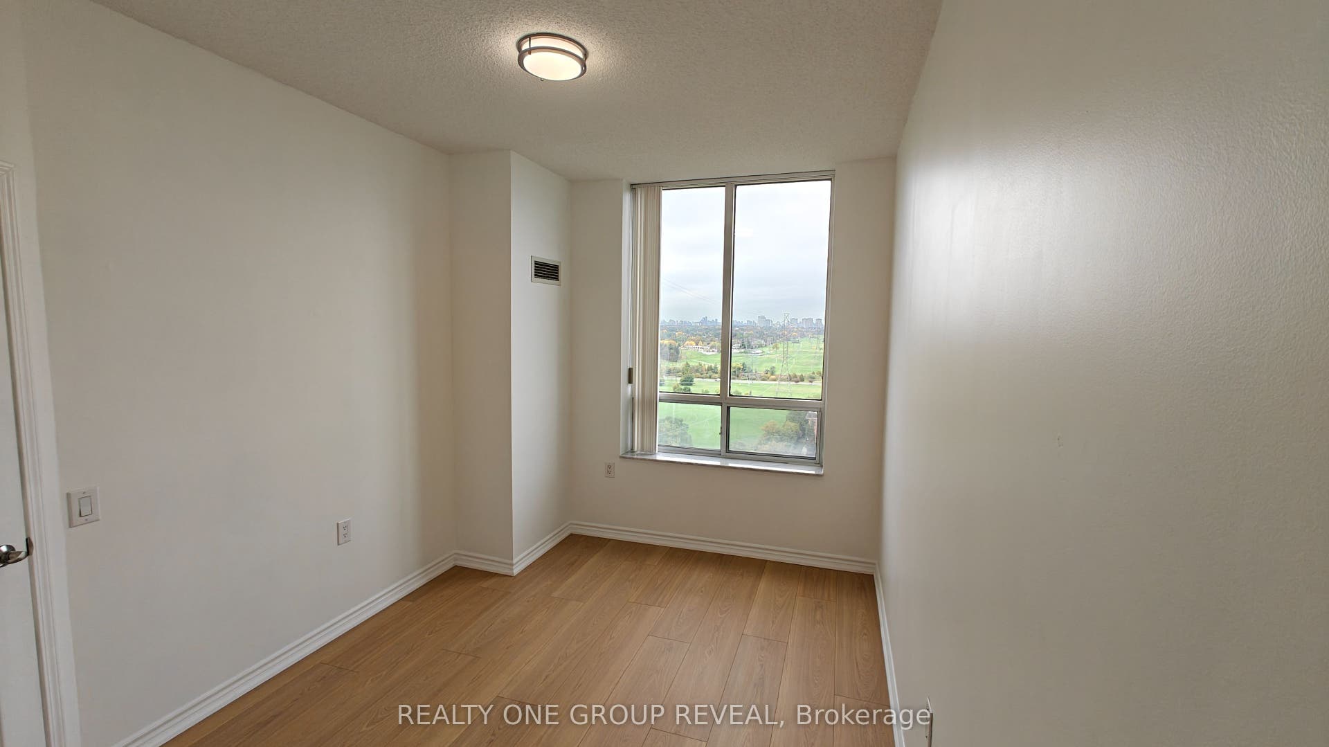 3088 Kennedy Road, #PH10, Toronto E, Toronto ON M1V 5M4 3088 Kennedy Road, #PH10, Toronto E, Toronto ON M1V 5M4