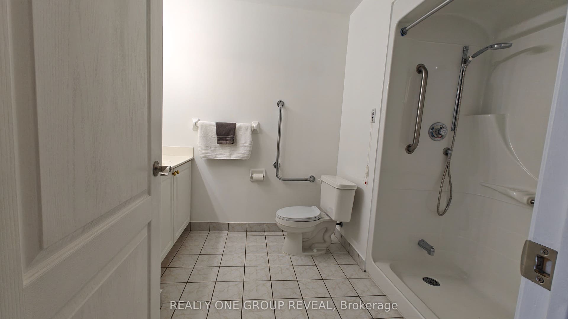 3088 Kennedy Road, #PH10, Toronto E, Toronto ON M1V 5M4 3088 Kennedy Road, #PH10, Toronto E, Toronto ON M1V 5M4