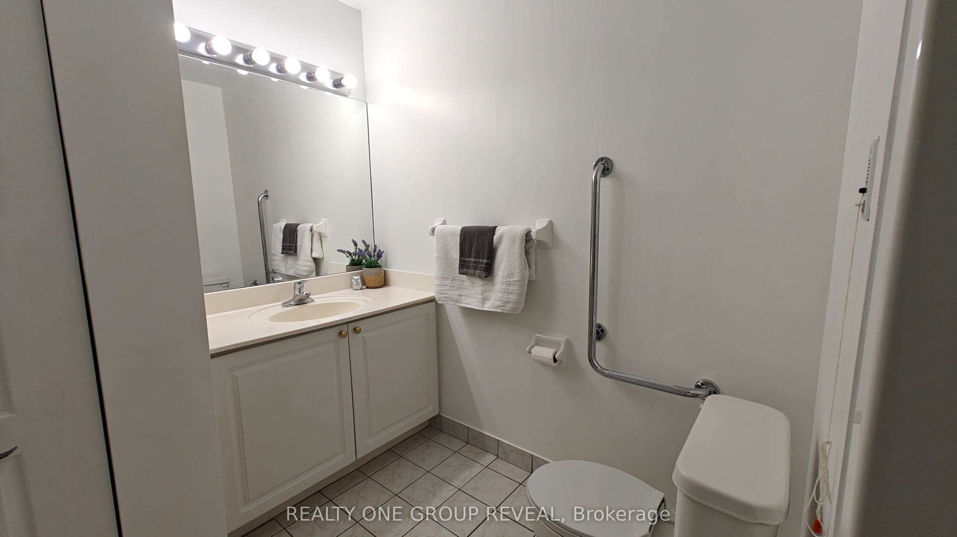 3088 Kennedy Road, #PH10, Toronto E, Toronto ON M1V 5M4 3088 Kennedy Road, #PH10, Toronto E, Toronto ON M1V 5M4