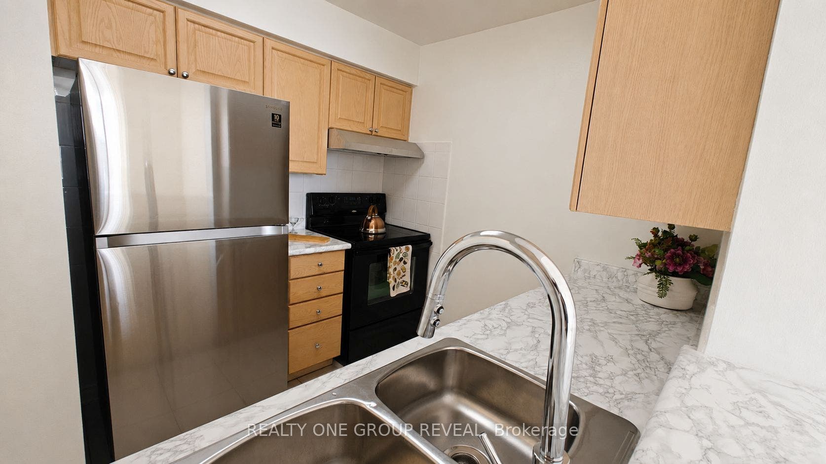 3088 Kennedy Road, #PH10, Toronto E, Toronto ON M1V 5M4 3088 Kennedy Road, #PH10, Toronto E, Toronto ON M1V 5M4
