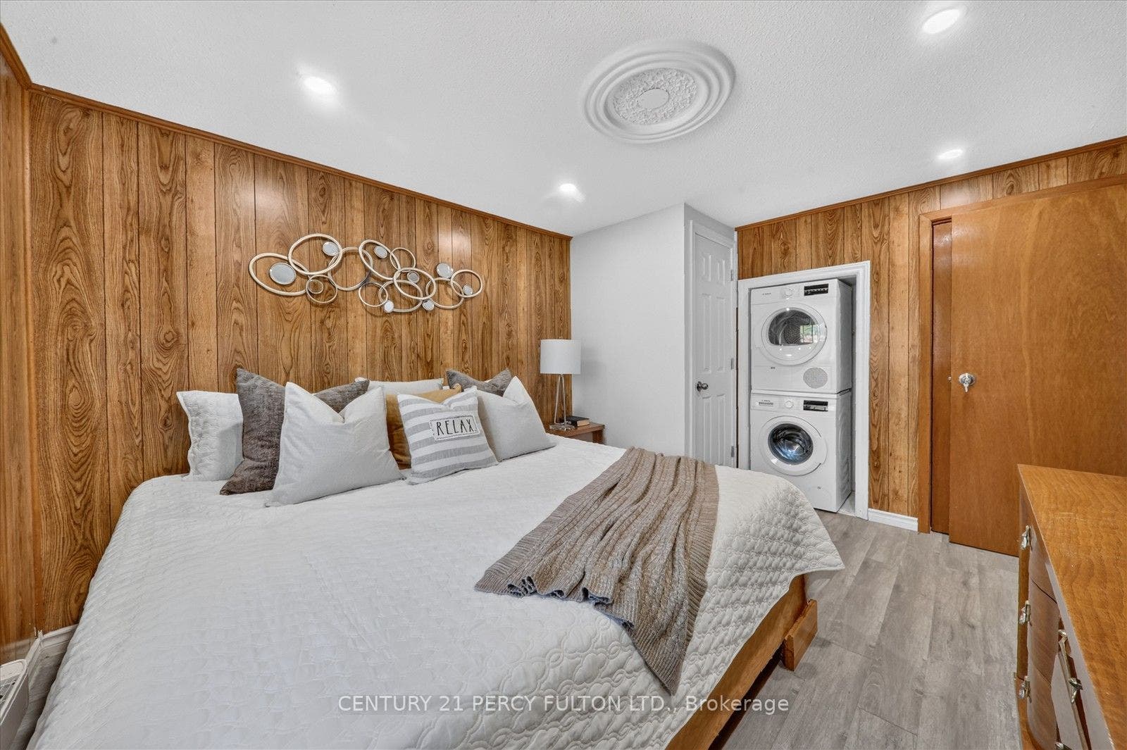 135 Cedar Crest Beach Road, Clarington, Durham ON L1C 3K3