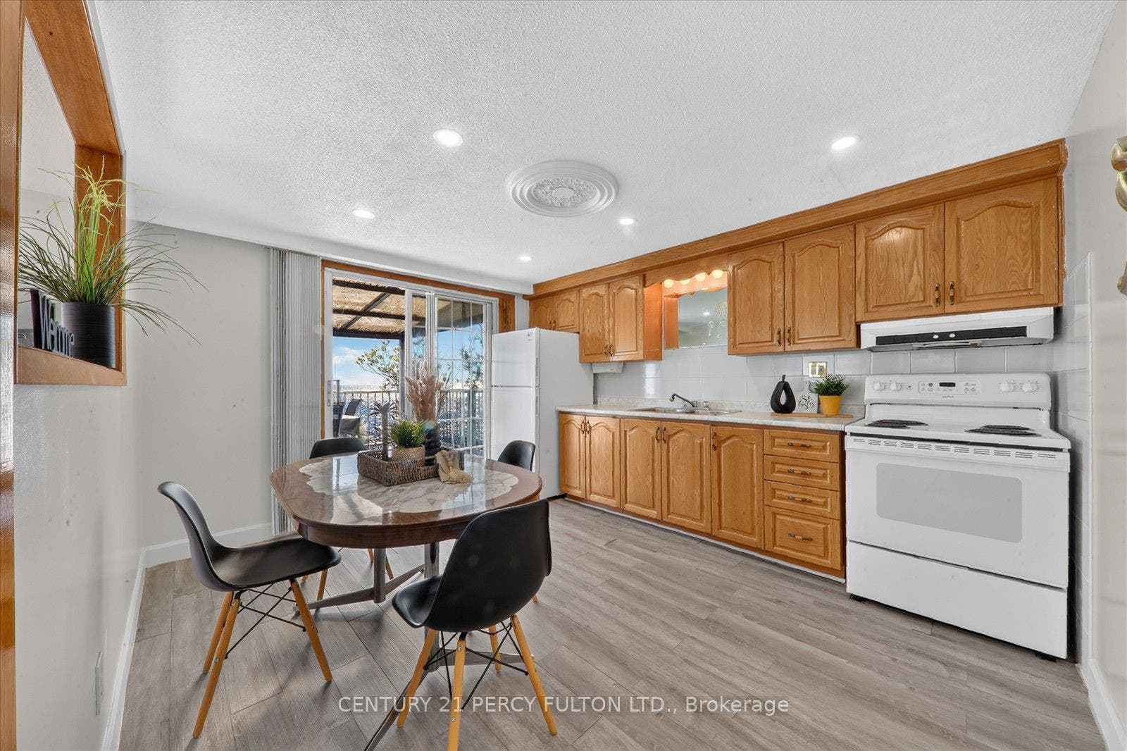 135 Cedar Crest Beach Road, Clarington, Durham ON L1C 3K3